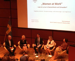 Role model Schweden? Schweden hat die größte Chancengleichheit für Frauen und Männer. Ob es Deutschland als Vorbild dienen kann, diskutierten u.a. die Ministerinnen Schwesig und Andersson im Haus der Nordischen Botschaften in Berlin. Bild MSG